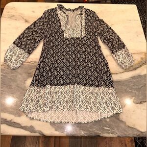 EUC Zara Chic Black and White Patterned Dress‎ with Front Buttons Ruffles & Tie